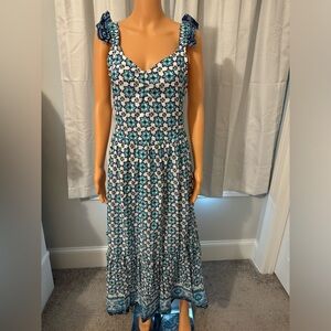 Pretty Lucky Brand size XS blue floral smocked midi dress
